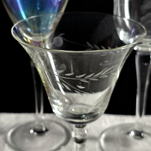 4 Mismatched Cordials Cocktail Glasses vtg mixed etched cut iridescent party - Picture 9 of 11